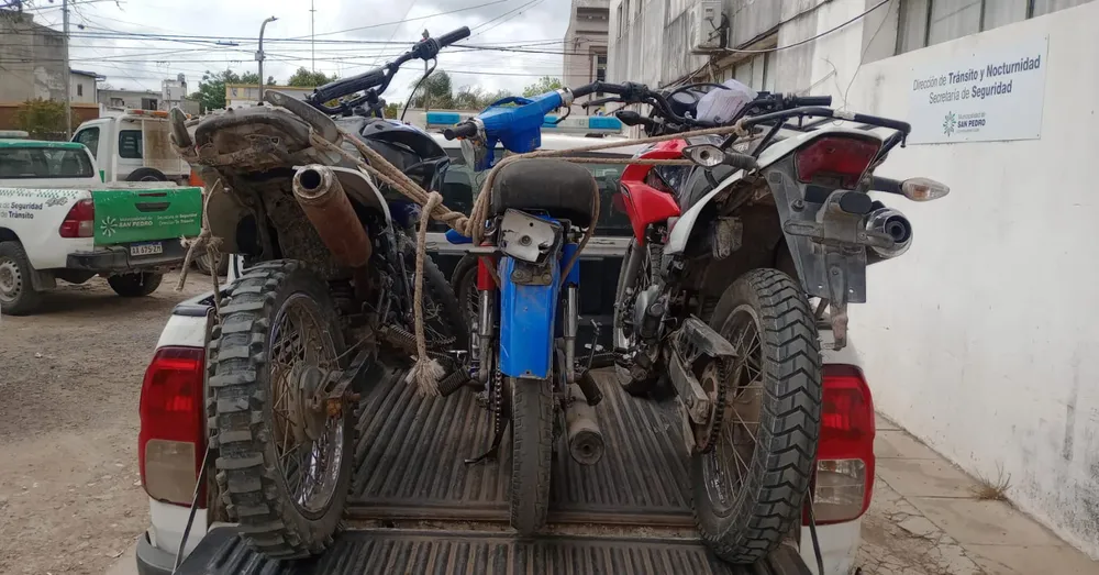 Motos secuestradas en camioneta otro