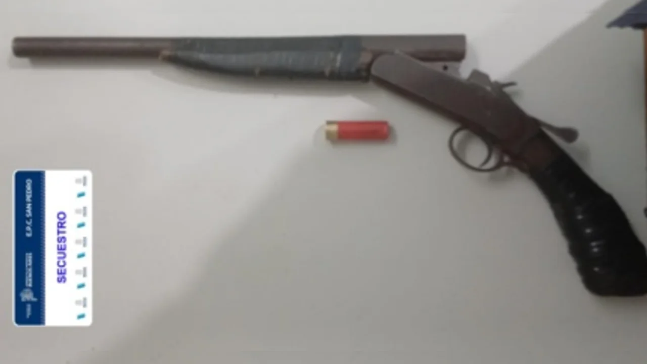 Pistolón secuestrado 