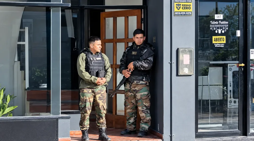Guardias tácticos en entrada moderna