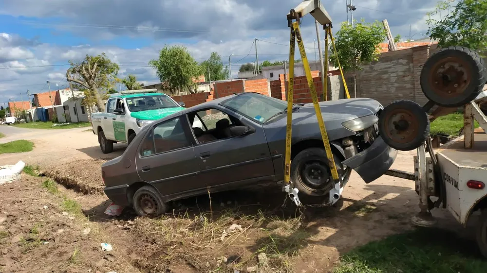 Auto abandonado secuestrado
