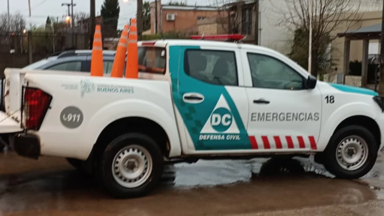 Defensa Civil camioneta 1