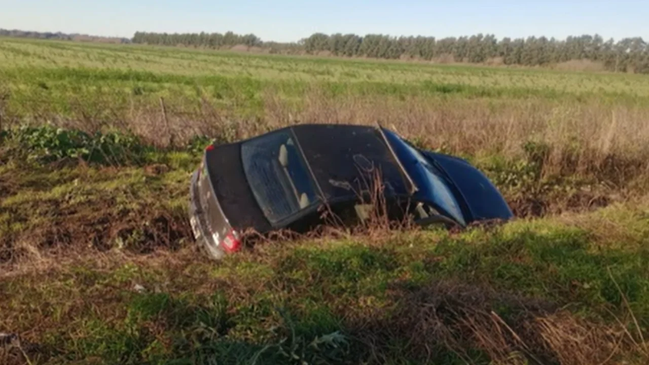 Vuelco auto Ruta 191 (1)