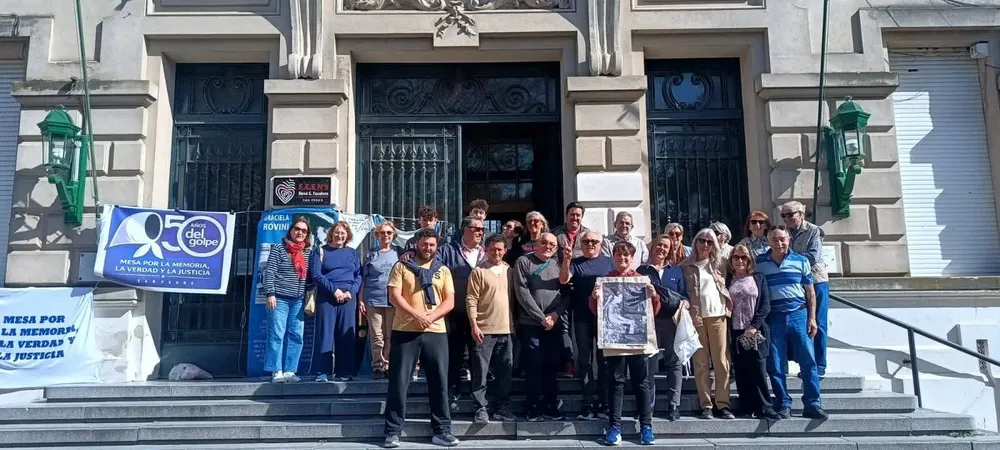 Mesa por la memoria escuela normal